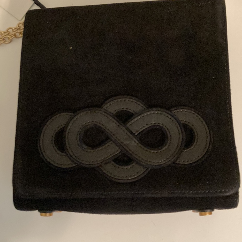 Shanghai tang NWT! Black suede shoulder bag with gold chain - Picture 7 of 14